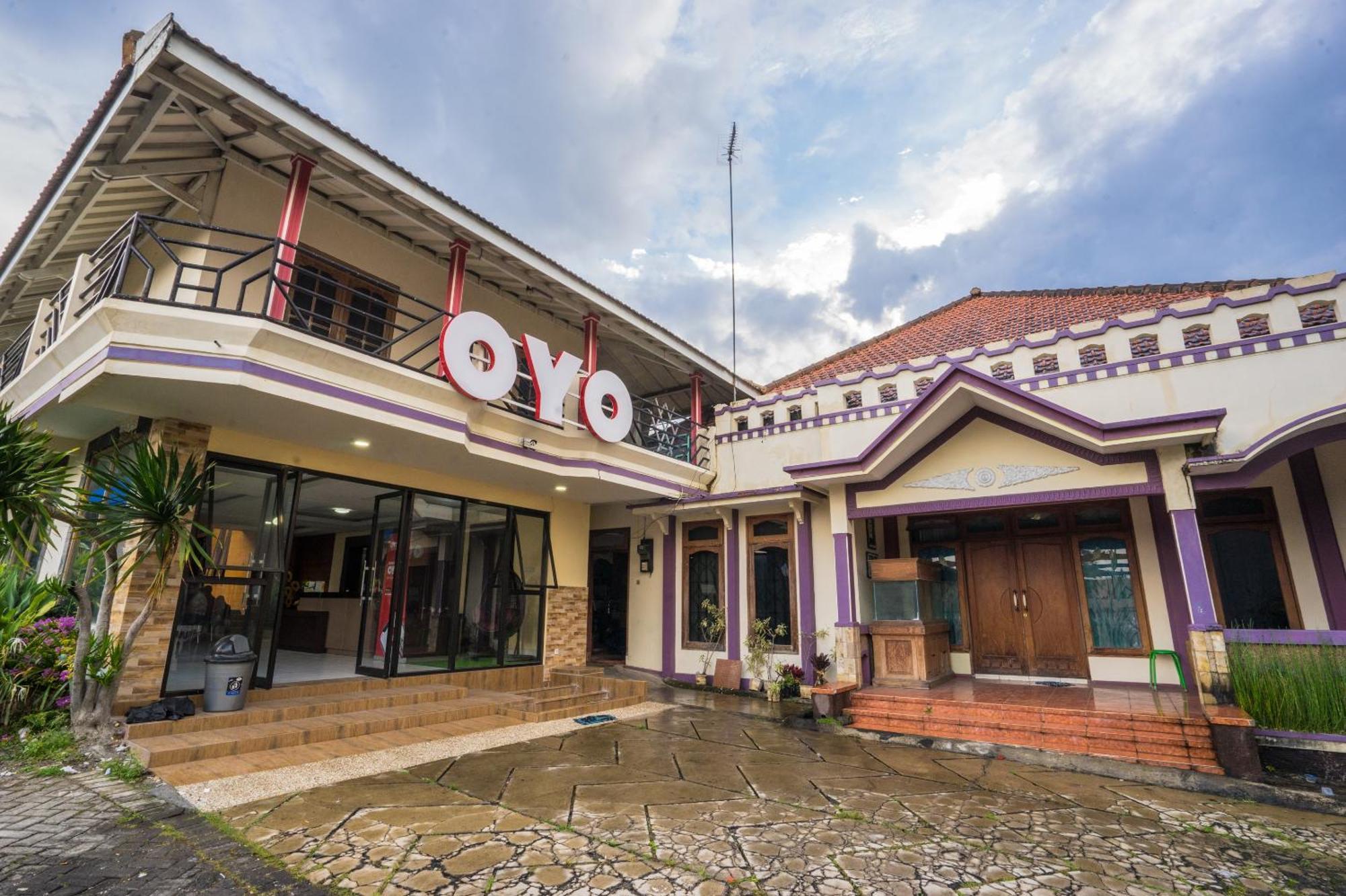 Oyo Bunga Matahari Guest House And Hotel Batu  Eksteriør bilde